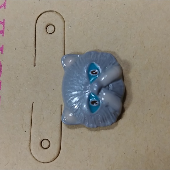 Grumpy cat grey enamel pin/brooch NWT 2/$30 - Picture 3 of 6